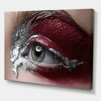 Designart ' Kırmızı Makyajlı Bir Kadın Gözünün Yakın Çekimi' Modern Tuval Duvar Sanatı Baskısı